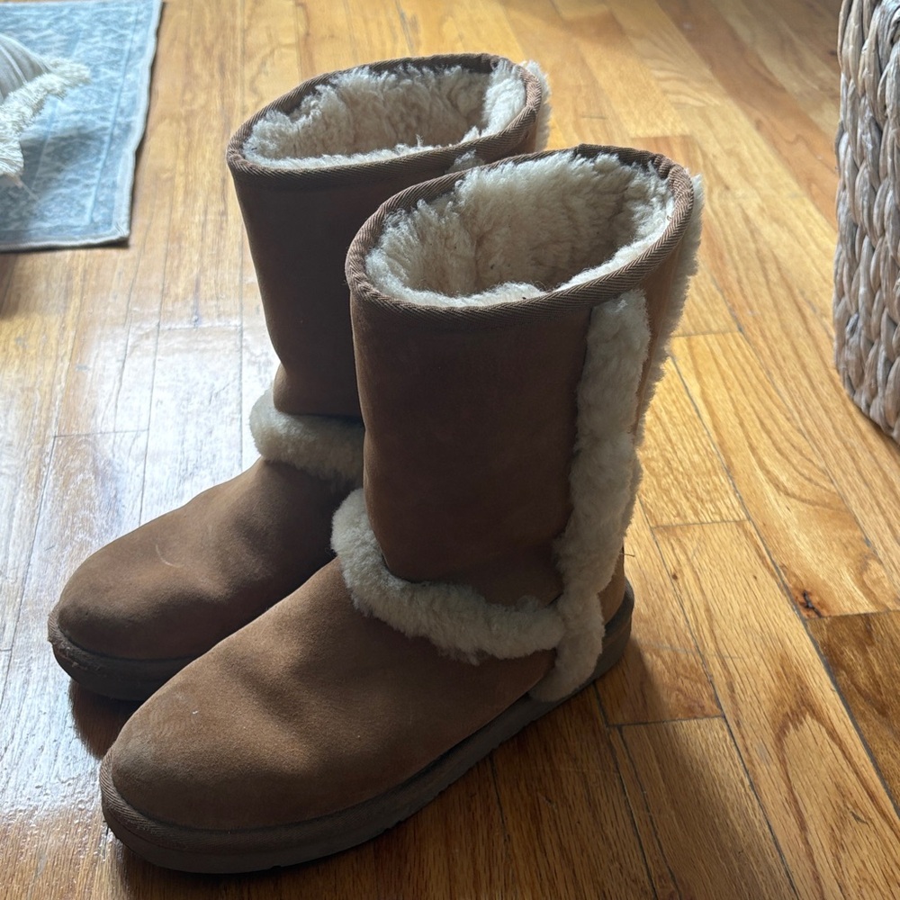 UGG Chestnut Suede Shearling-Lined Classic Short Boots